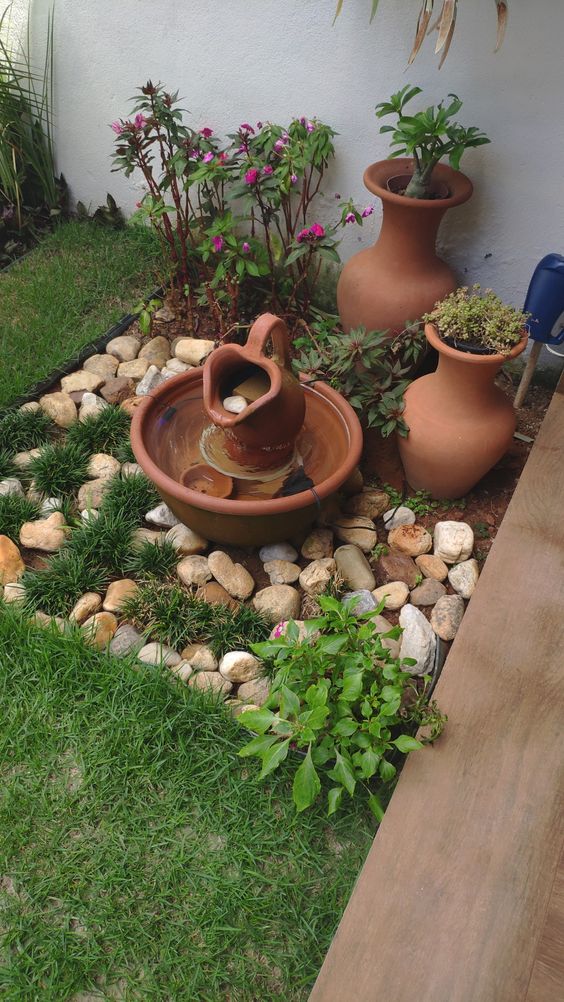 Com Pedras Pintadas à Mão: Arte Colorida no Jardim - ideia