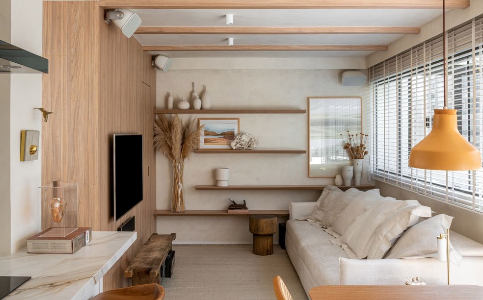 Minimalismo Criativo: Decoração com Quadros e Espelhos - detalhe