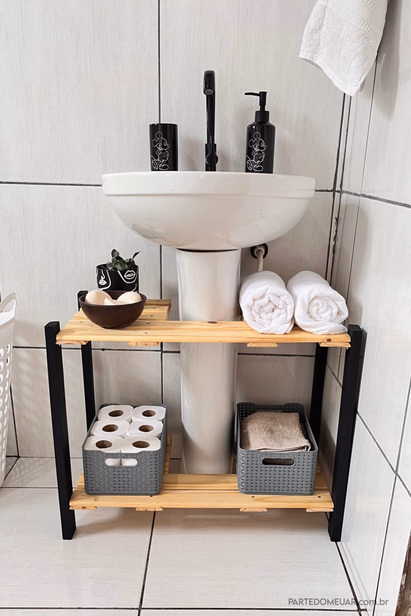 Armário de Banheiro Pequeno DIY com Pallets Reciclados: Sustentabilidade e Estilo! - ideia