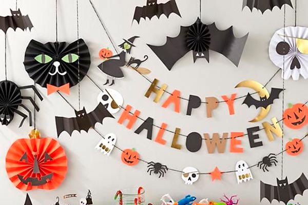 Com Decoração de Halloween Divertida e Colorida - ideia