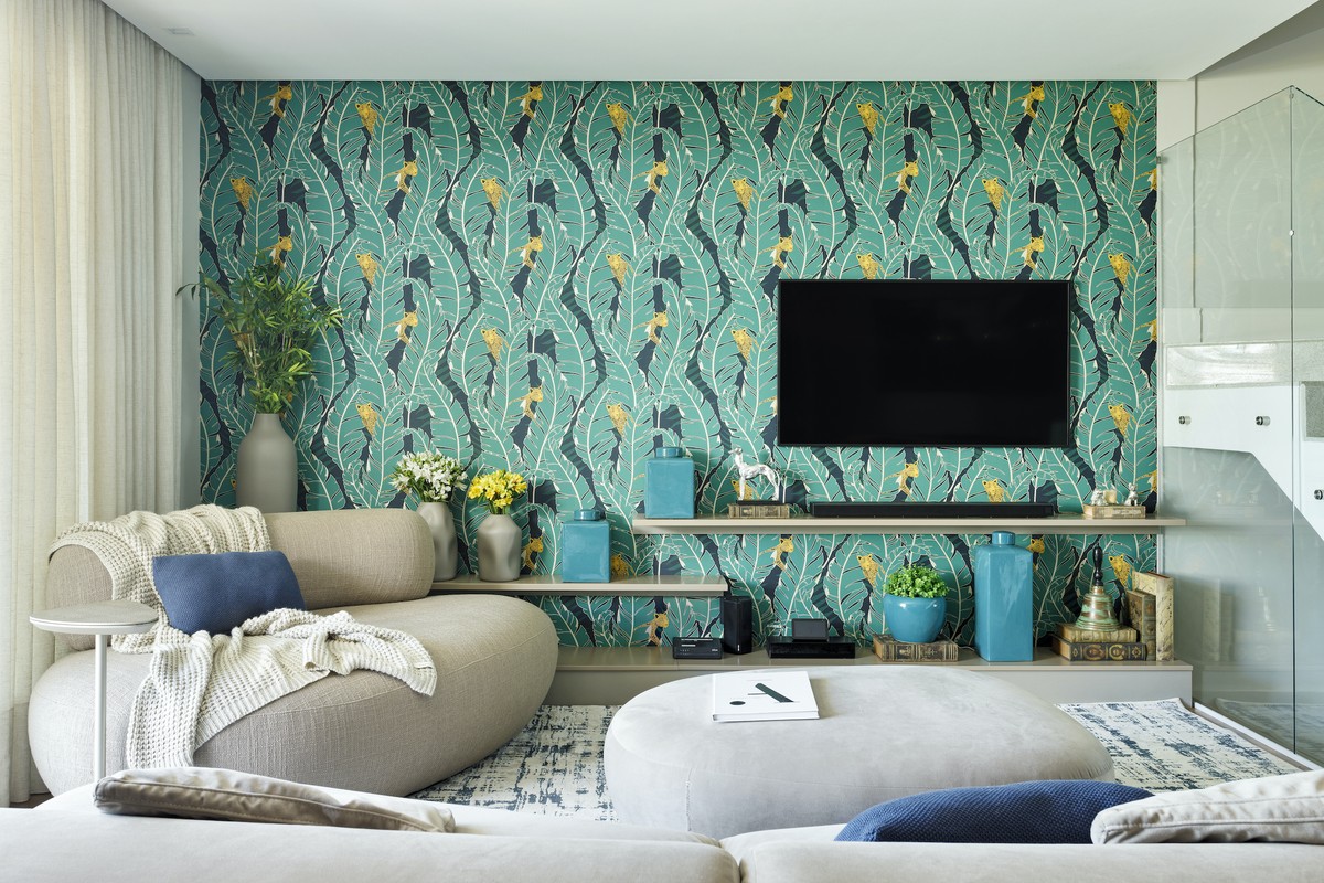 Azul Turquesa e Plantas Tropicais: Um Oasis Tropical - inspiração