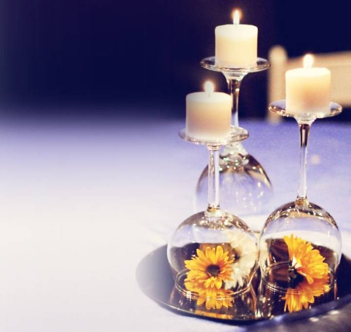 Velas Flutuantes em Taças: Delicadeza e Sofisticação - inspiração