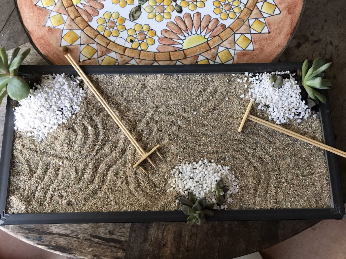 Em Mini Jardins Zen com Areia - inspiração