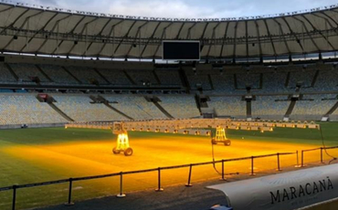 Gramado com Iluminação Estratégica: Destaque e Segurança Noturna - detalhe