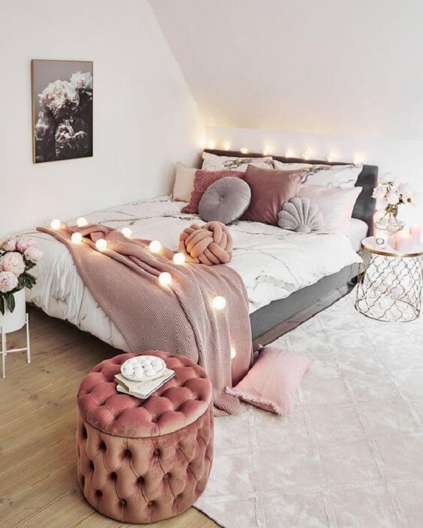 Romantismo Moderno: Decoração de Quarto com Luzes de Fada - inspiração