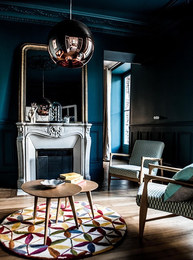 Azul Bic e Luminárias Pendentes Modernas: Design e Vanguarda - detalhe