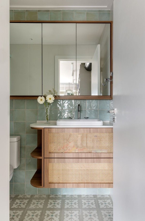 Armário de Canto com Design Arredondado e Acabamento Laqueado: Aproveitamento Total! - detalhe