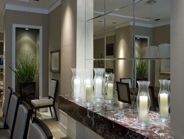 Espelho Bisotado na Sala de Jantar: Refinamento e Brilho - inspiração