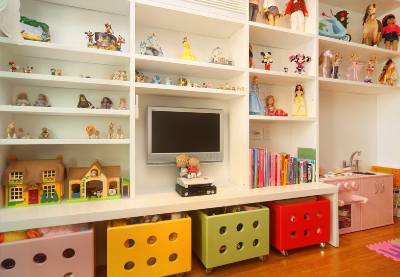 Quarto Infantil Lúdico com Caixas Transparentes e Adesivos - detalhe