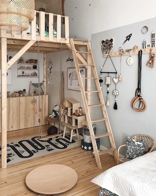 Quarto com Cama Suspensa: Otimização de Espaço e Diversão Garantida - detalhe