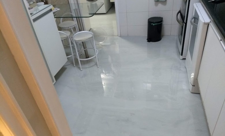 Efeito Metalizado: Sofisticação Industrial com Toque Futurista - inspiração