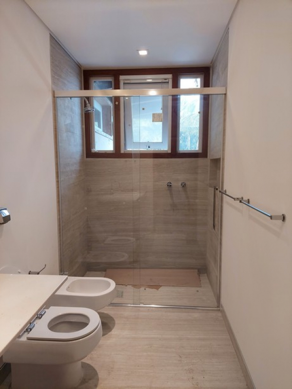 Efeito Espelhado: Box para Ampliar o Ambiente - detalhe