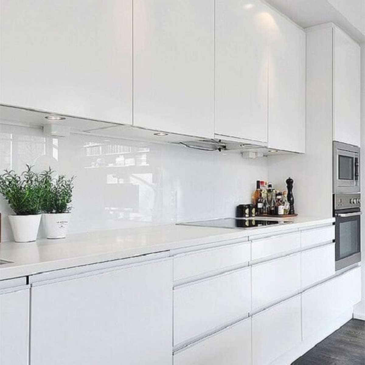 Com Quadros e Pôsteres: Personalidade e Arte na Sua Cozinha - ideia