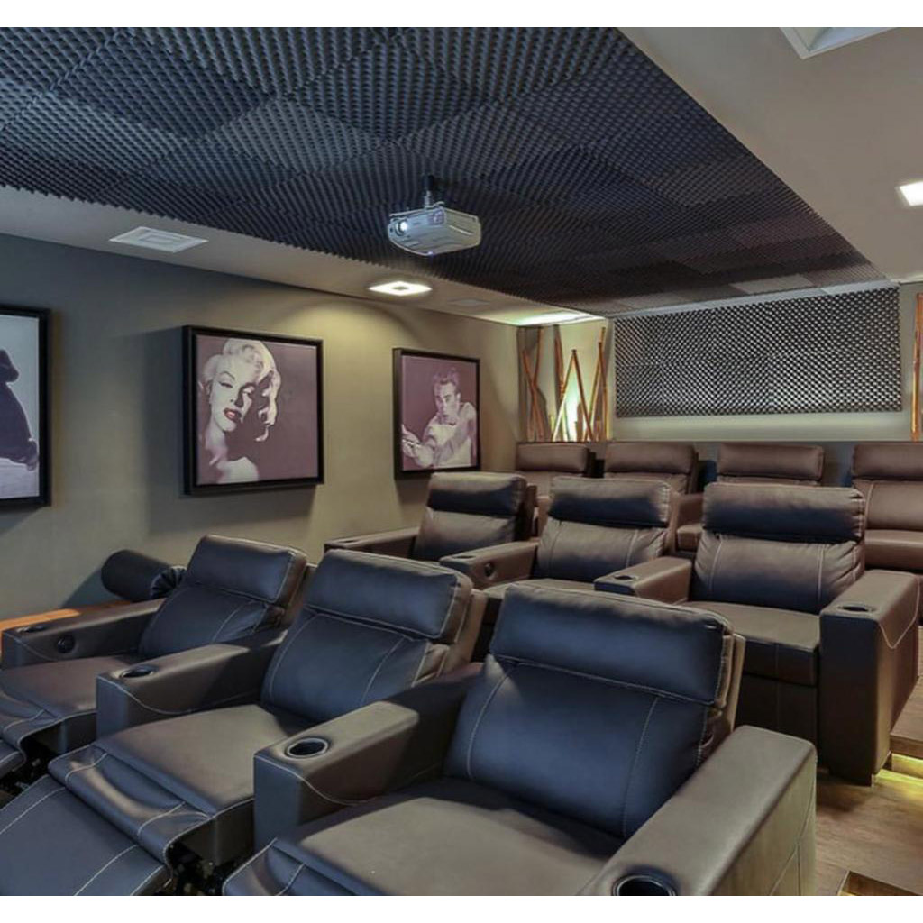 Cadeiras Reclináveis e Suporte para Copos: Conforto de Cinema VIP! - detalhe