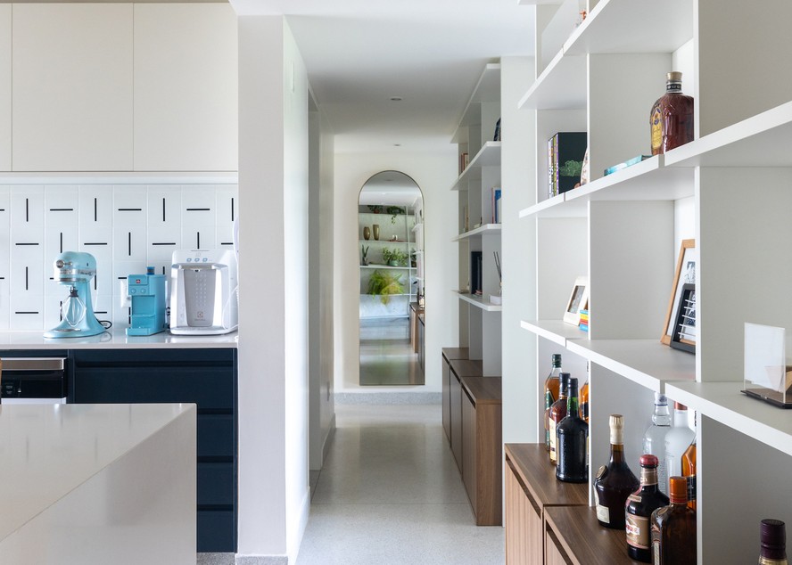 Com Espelhos para Ampliar o Espaço: Reflexos de Luz e Vida - ideia