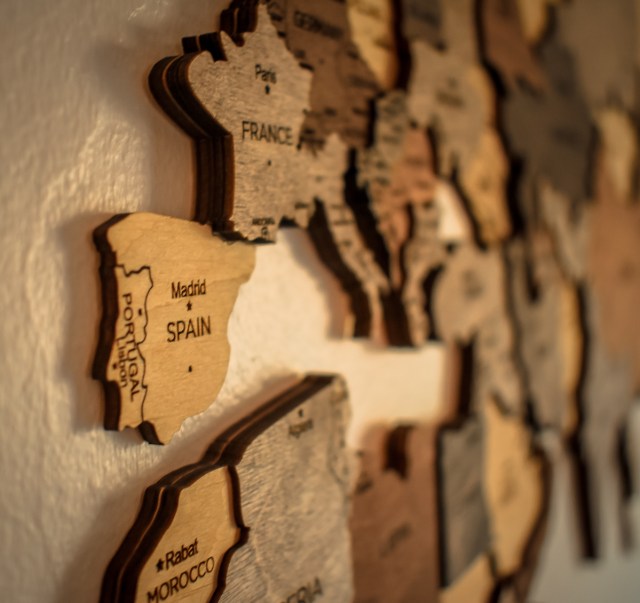 Cômoda com Mapa Mundi: Para Viajantes Apaixonadas - ideia