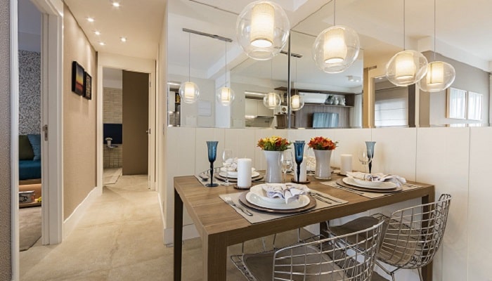 Com Espelhos Estratégicos para Ampliar a Luz - detalhe