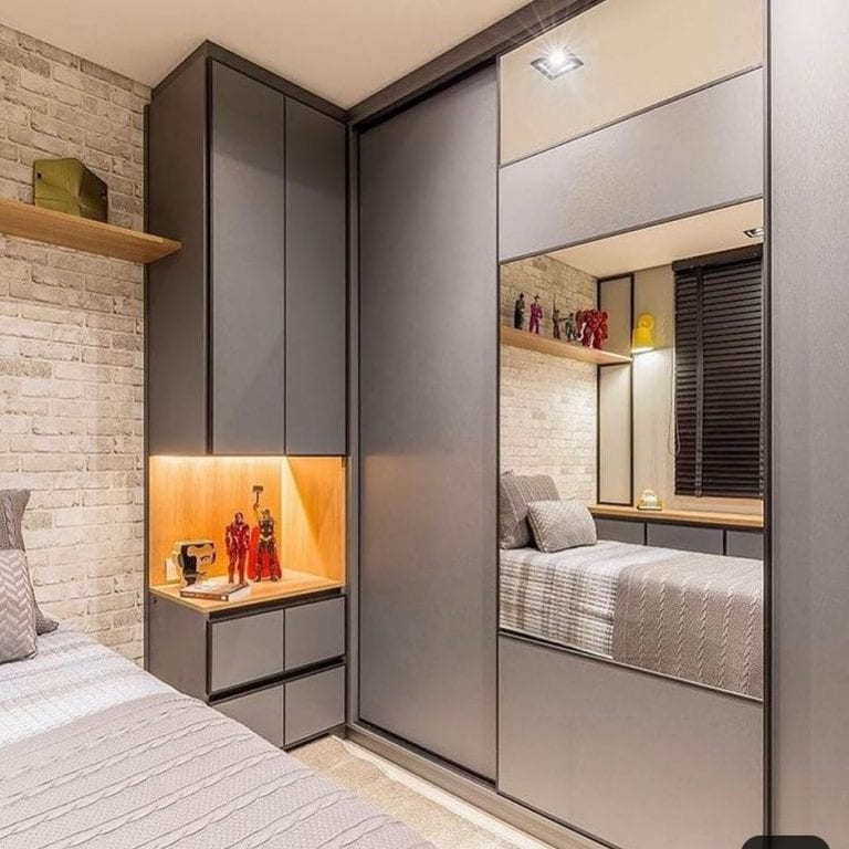 Guarda-Roupa Planejado com Maleiro Espaçoso: Organize tudo! - detalhe