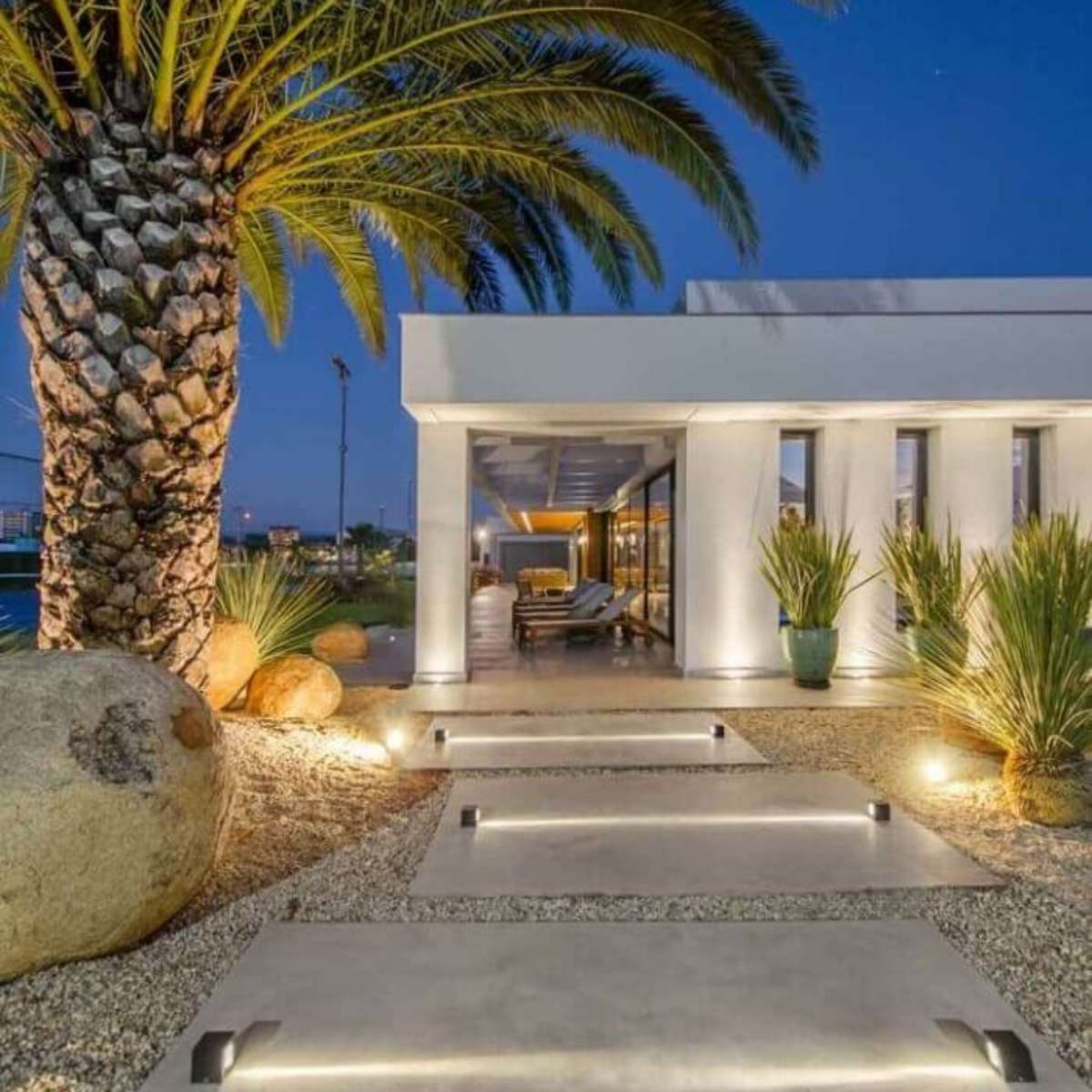 Luminárias Integradas: Luz e Vida em Harmonia - detalhe