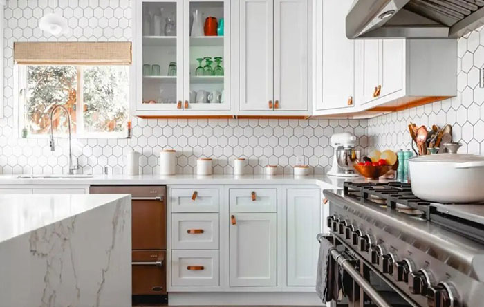 Armário Provençal com Detalhes em Renda: Romantismo em Cada Detalhe - ideia