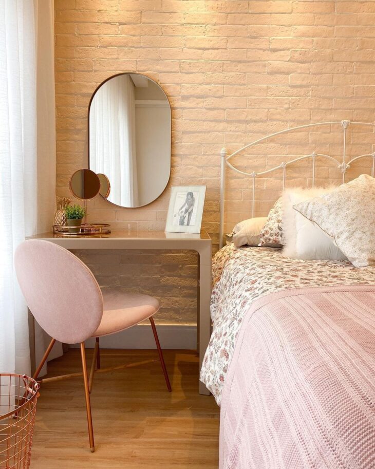 Cabeceira de Ferro com Detalhes em Macramê: Boho Chic Aconchegante - ideia