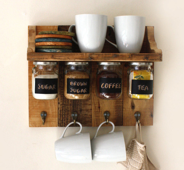 Cantinho do Café com Pallet Reciclado: Estilo Rústico e Sustentável - detalhe