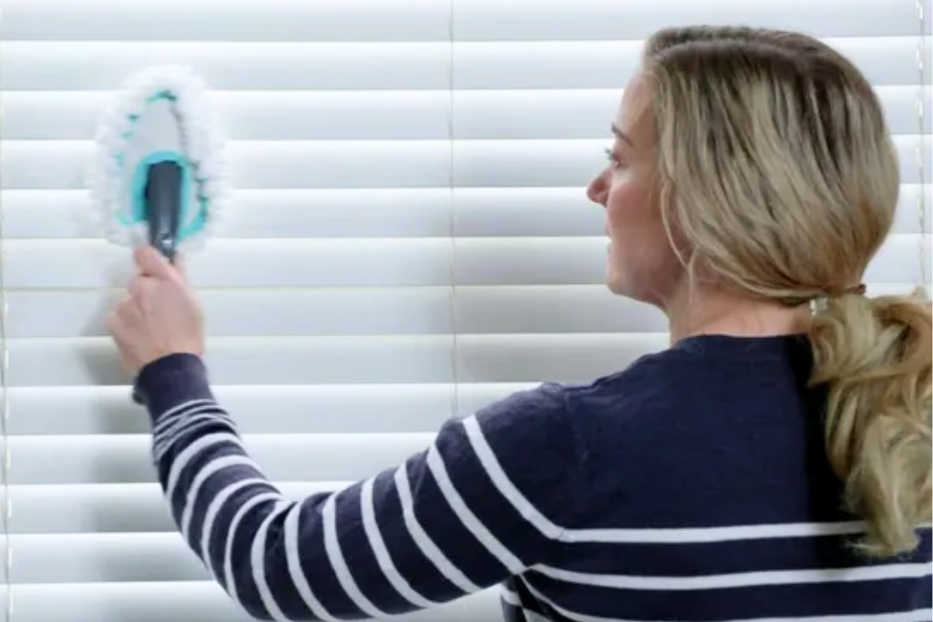 Persianas de Madeira Imunes à Umidade: Segredos para uma Limpeza Segura e Duradoura - detalhe