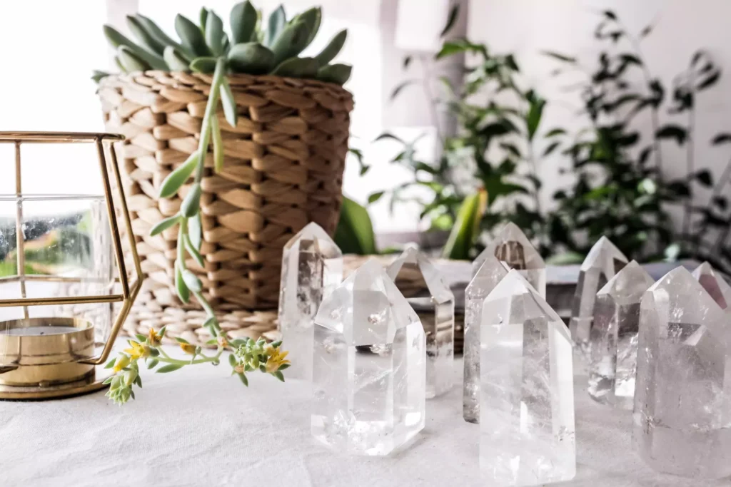 Com Pedras e Cristais Decorativos: Energia e Beleza Natural - detalhe