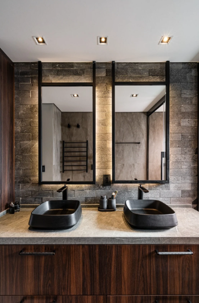 Banheiro Elegante: Mármore e Detalhes em Preto - inspiração