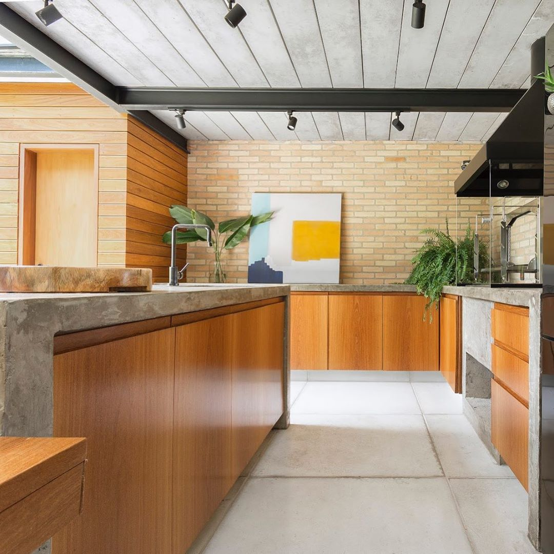 Com Acabamento Rústico e Detalhes em Cimento Queimado - detalhe