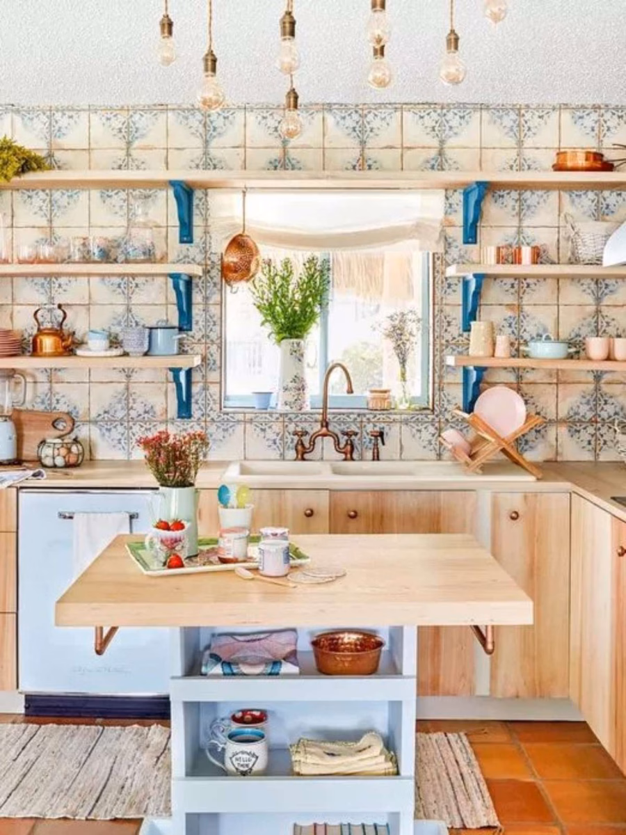 Com Ilha em Madeira Rústica e Mesa de Demolição: Charme Campestre - detalhe