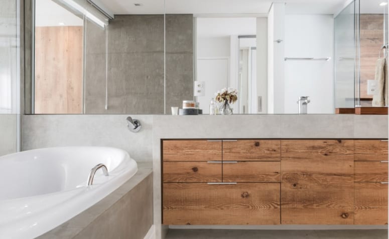 Banheiro Mini com Toque Industrial: Cimento Queimado e Detalhes em Cobre - ideia