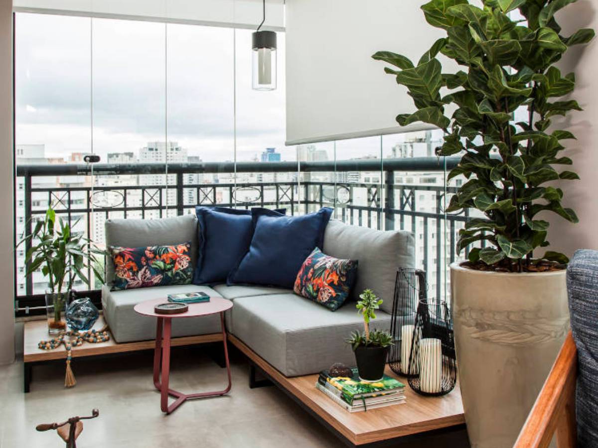 Sacada Aconchegante com Almofadas e Mantas Coloridas - detalhe