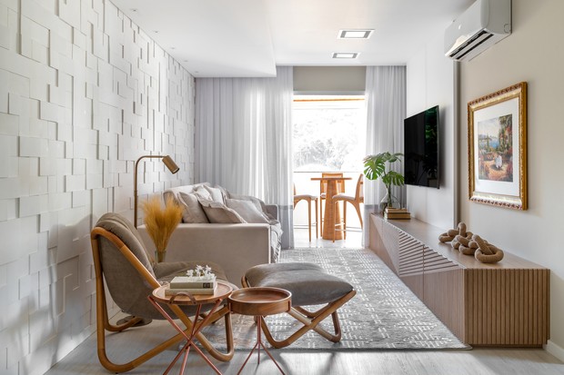 Sala de Estar Aconchegante com Texturas Naturais - detalhe