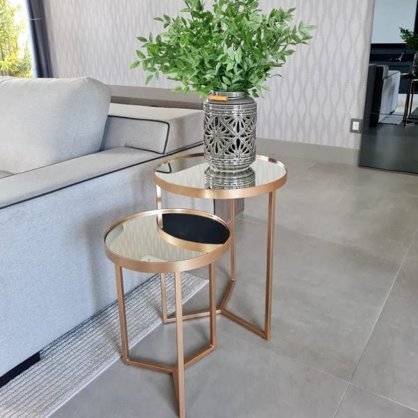 Reflexo de Estilo: Mesas Laterais Espelhadas para Ambientes Glamourosos - inspiração