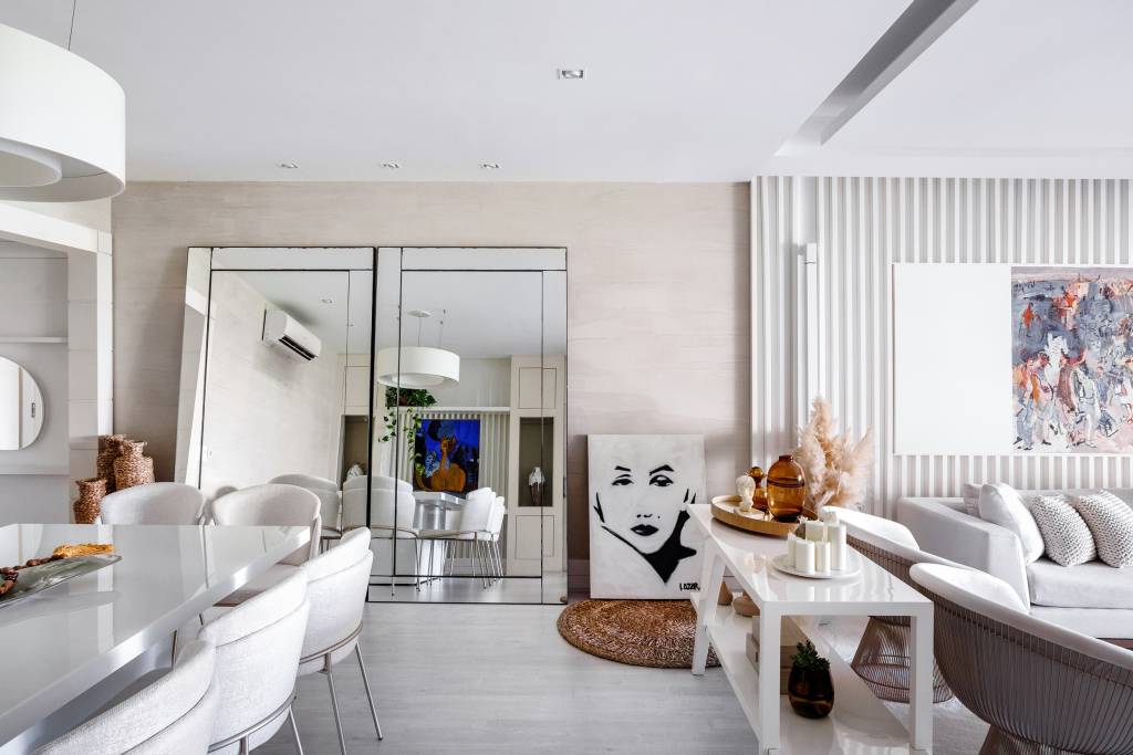 Reforma com Espelhos para Ampliar Espaços - inspiração