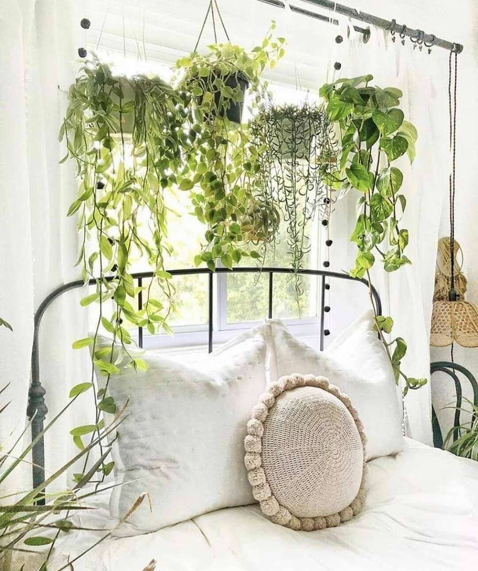Quarto de Casal Decorado com Plantas Suspensas e Urban Jungle: Natureza Relaxante - ideia