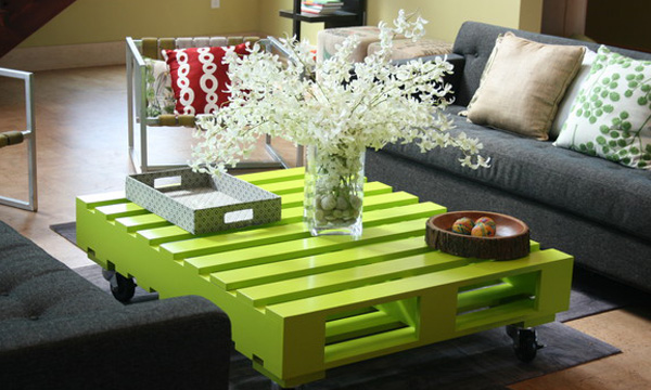 Mesa de Centro Criativa com Objetos Reciclados - detalhe