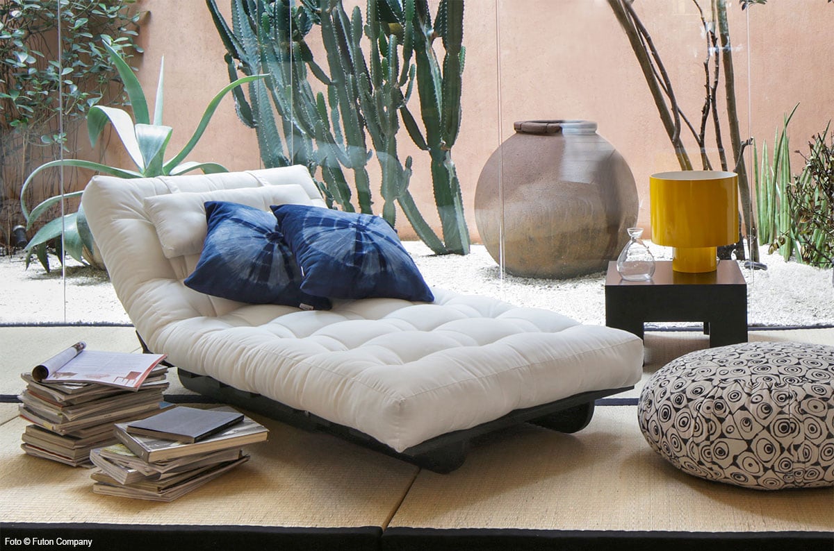 Sofá Futon Japonês: Minimalismo Zen e Conforto no Chão - inspiração