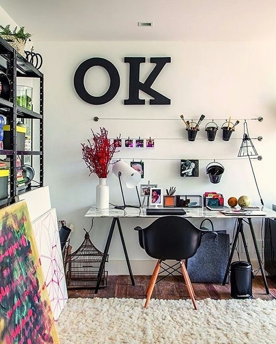 Home Office Charmoso com Bandeirinhas Decorativas - detalhe