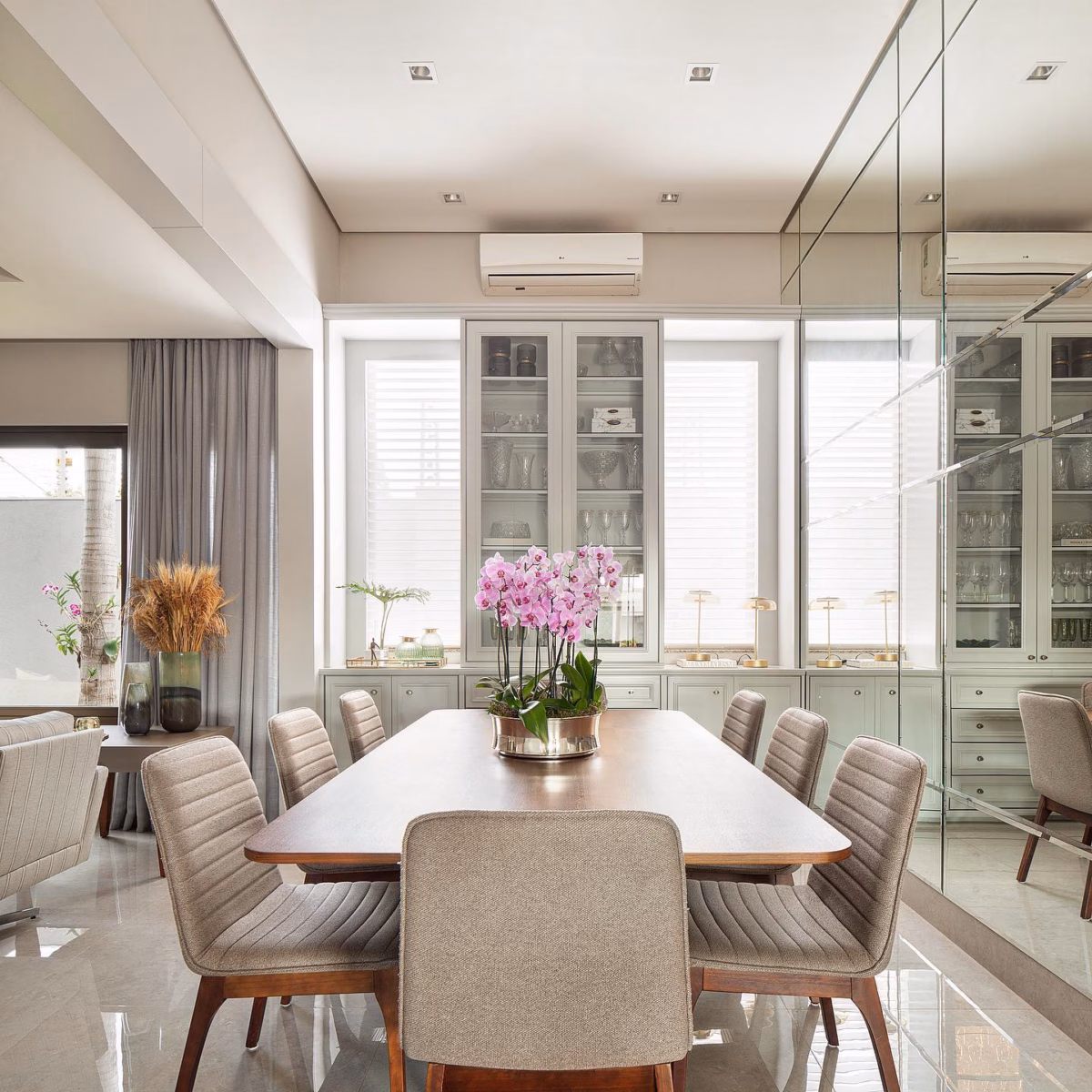 Buffet com Acabamento em Cimento Queimado: Modernidade Urbana e Estilo Industrial - detalhe