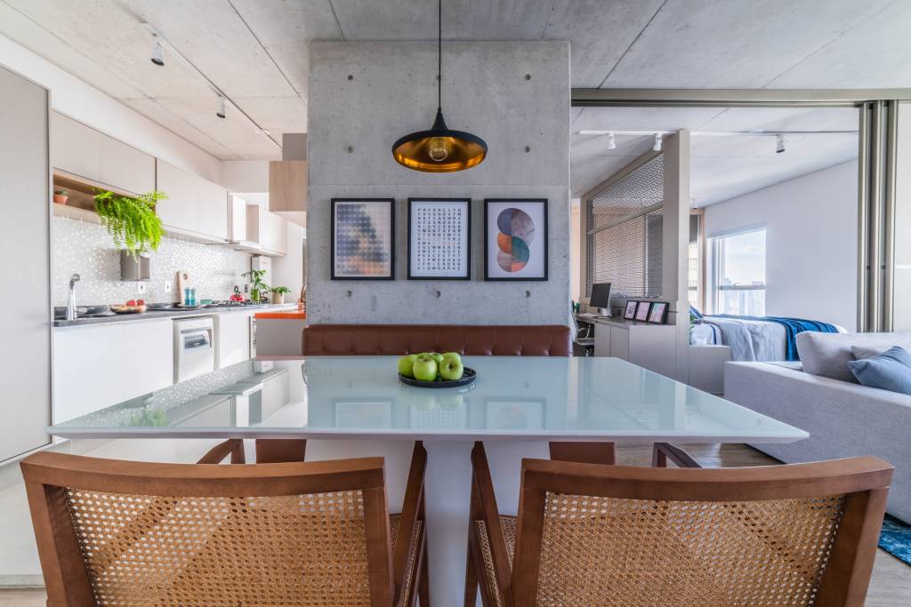 Minimalismo Elegante: Gallery Wall em Tons Neutros e Formas Geométricas - detalhe