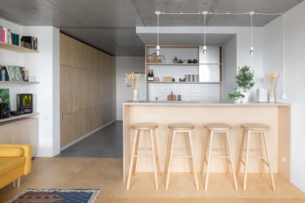 Em Madeira Clara e Design Minimalista - inspiração