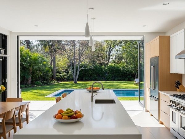 Com Janelas Panorâmicas e Vista para o Jardim - ideia