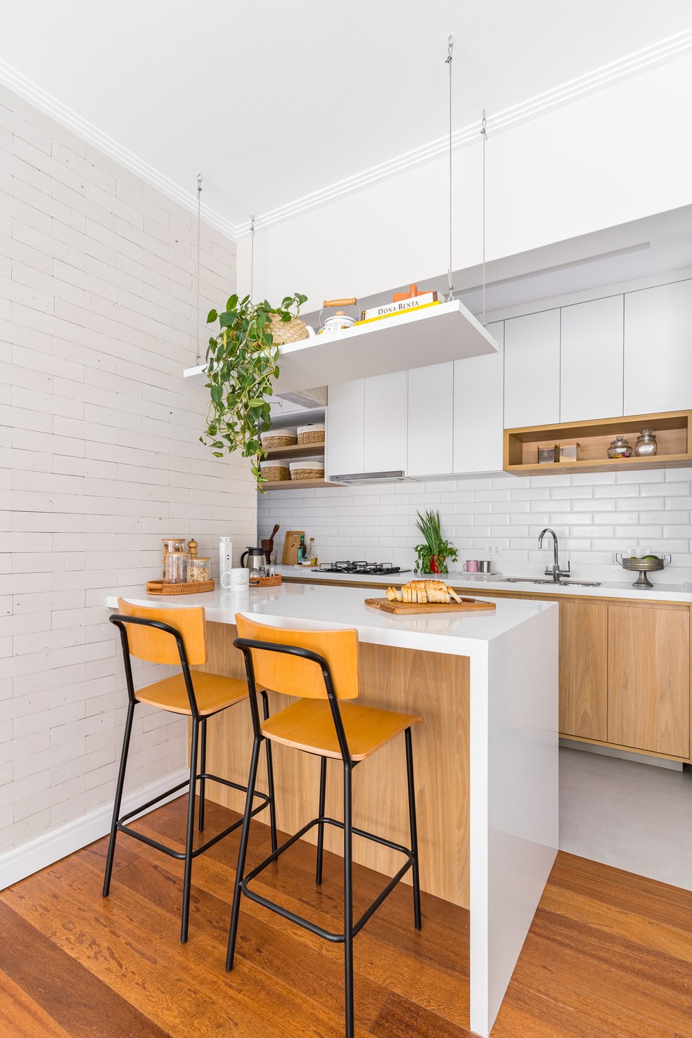 Cozinha Compacta com Península Dobrável: Solução Inteligente para Espaços Pequenos - inspiração