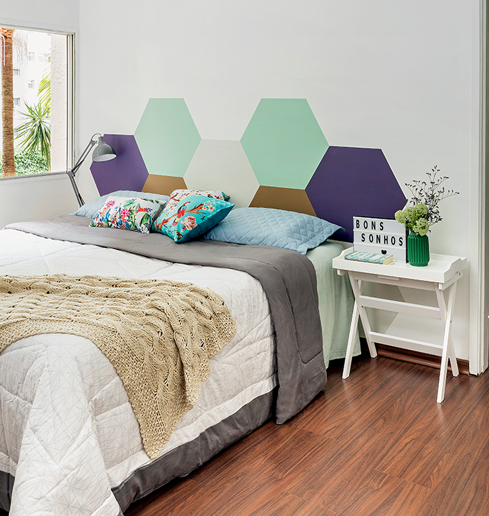 Um Toque Artístico: Decoração de Quarto com Pintura Geométrica - ideia