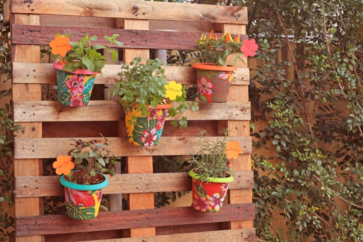 Em Pallets Repaginados e Cheios de Charme - inspiração