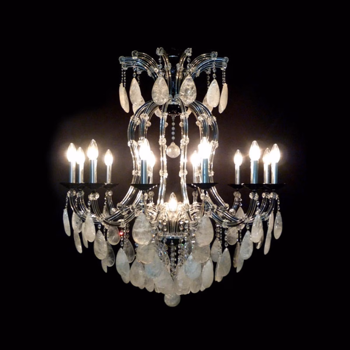 Lustre de Cristal Repaginado com Toque Moderno - ideia