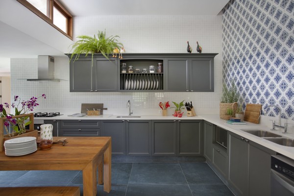 Móveis com Detalhes em Azulejo Português: Charme e Tradição! - ideia