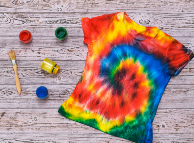 Travesseiros Tie-Dye: Uma Explosão de Cores Vibrantes - ideia